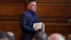 Законопроектът е внесен от председателят на парламентарната правна комисия Данаил Кирилов (ГЕРБ)