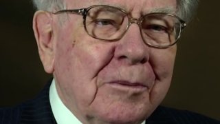 Warren_Buffett_at_the_2015_SelectUSA_Investment_Summit_(cropped)