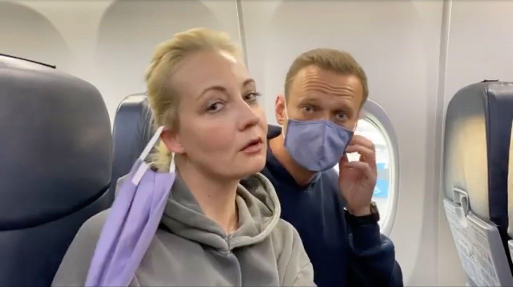 Юлия и Алексей Навални пътуват към Русия