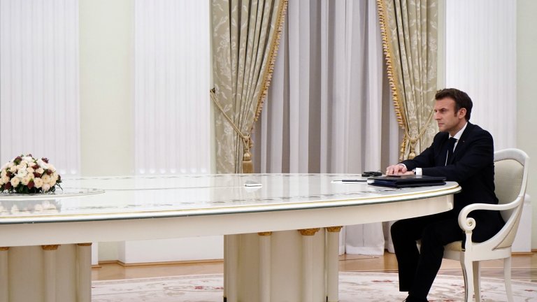 След 5 часа разговори - какво си казаха Путин и Макрон (Снимки)