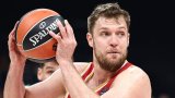 Везенков с 25 точки при успех на Олимпиакос в Евролигата