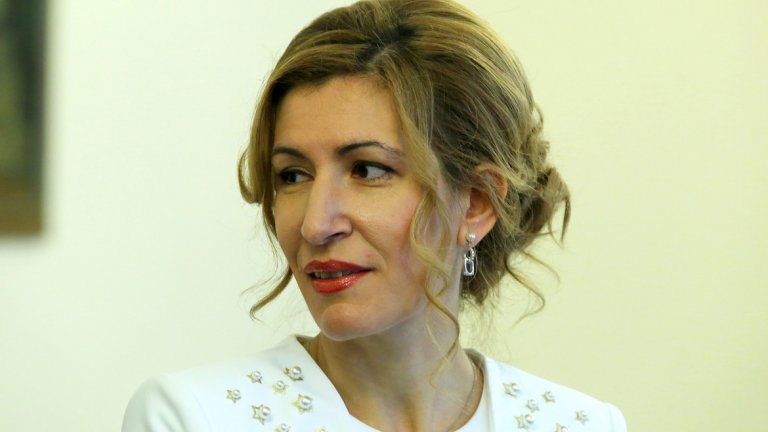 Тя коментира обвиненията на Валери Симеонов за имотите