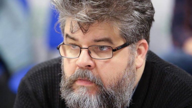 Богдан Ярменко подаде оставка като председател на парламентарната комисия за външна политика и междупарламентарно сътрудничество, след като беше уловен от журналисти да си уговаря среща с проститутка