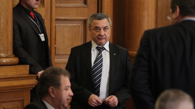След исканията за оставка на Орхан Исмаилов, ПФ се сдобиха със свой зам.-министър на отбраната