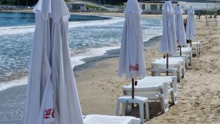 Нека войната за чадъри и шезлонги започне сега