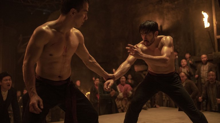 Warrior
Брус Лий така и не осъществява приживе идеята си за кунгфу история в Дивия Запад, но това прави неговата дъщеря Шанън с Warrior. Сериалът е базиран на идеите на великия майстор на бойните изкуства и разказва за младия А Сам, който пристига в Сан Франциско в разгара на войните между имигрантските престъпни организации от края на XIX век. 
Британско-японският актьор Андрю Коджи влиза в главната роля и демонстрира изключителни умения, натрупани от дългогодишното му практикуване на таекуондо и кунгфу.