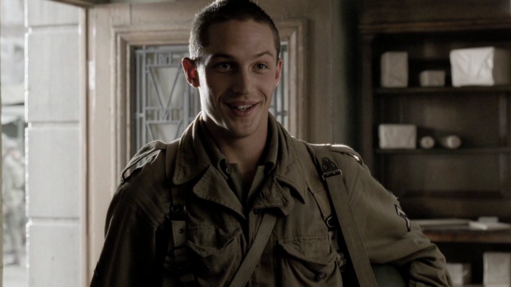 Първата си роля изобщо прави в сериала Band of Brothers на НВО, тогава е на 24 години.