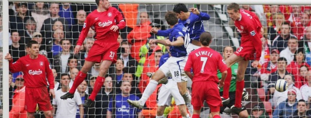 9. Ливърпул – Евертън 3:1, март 2006 г. 
Още едно мърсисайдско дерби с още един червен картон на Стивън Джерард. Все пак, с човек по-малко, Ливърпул вкара два гола преди лакът на Анди ван дер Мейде да изравни играчите в двата тима.