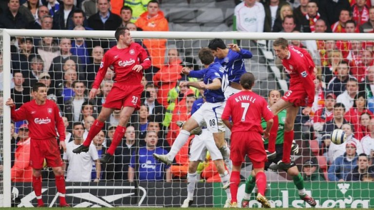 9. Ливърпул – Евертън 3:1, март 2006 г. 
Още едно мърсисайдско дерби с още един червен картон на Стивън Джерард. Все пак, с човек по-малко, Ливърпул вкара два гола преди лакът на Анди ван дер Мейде да изравни играчите в двата тима.