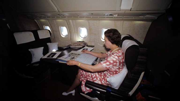 Дори кралица Елизабет II лети със свръхзвуковия самолет.