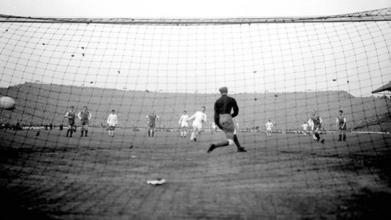 Когато става въпрос за легендарни резултати, не можем да не отчетем и Реал Мадрид - Айнтрахт 7:3 на финала за КЕШ през 1960-а година. С четири гола на "Хемпдън парк" в Глазгоу се отчита Ференц Пушкаш