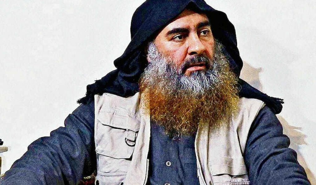 Абу Бакр ал-Багдади

Това бе лидерът на Ислямска държава и вероятно най-издирваният терорист в продължение на години. Багдади бе първият лидер на терористична организация, който реално успя да създаде своя държава. В пика на възхода си през 2014 - 2015 г. територията на ИД достига до 90 000 квадратни километра в Сирия и Ирак, налагайки брутални шариатски закони над почти 8 милиона души.

Багдади най-накрая е открит и ликвидиран през 2019 г., а териториалното съществуване на неговата държава е унищожено. Все пак ИД продължава да действа като организация, като сега тя е по-опасна отвсякога. Нейната глобалната терористична мрежа има разклонения и симпатизанти на четири континента - в Азия, Европа, Африка и Северна Америка.