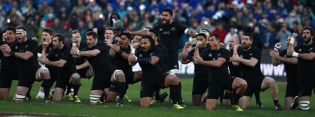 Страховитата хака на новозеландците е един от символните моменти в ръгби. All blacks са сред фаворитите за титлата и този път, като ще защитават титлата си от 2011-а.