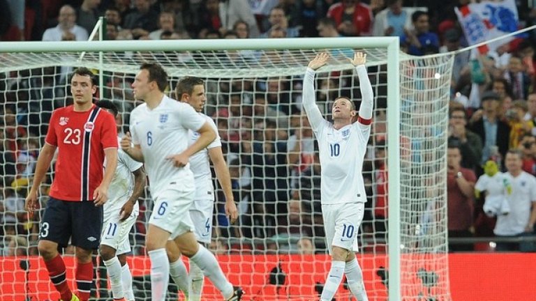 3 септември 2014 г. Англия - Норвегия (1:0). Това не е обикновена контрола за Рууни, който вече е пълноправен капитан. Вкарва от дузпа и единствения гол.