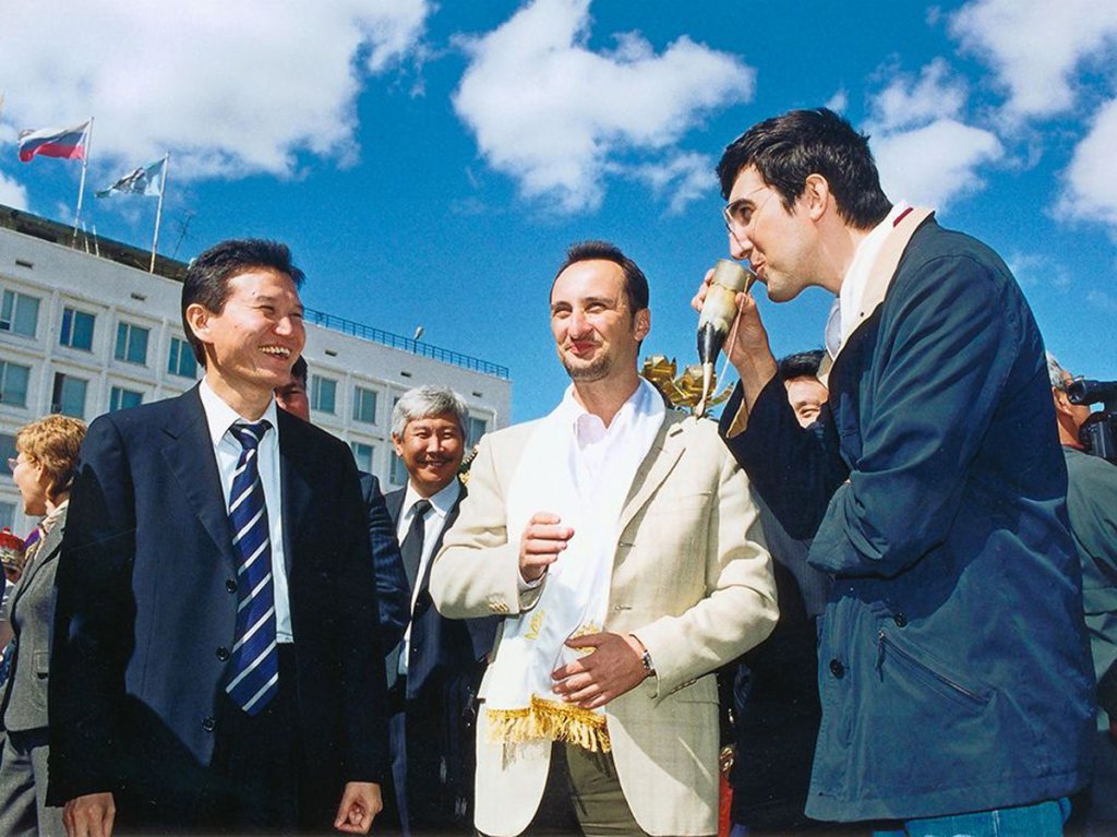 Шахматната война България - Русия и тоалетната сага на Топалов - Крамник: Най-големият скандал в шаха