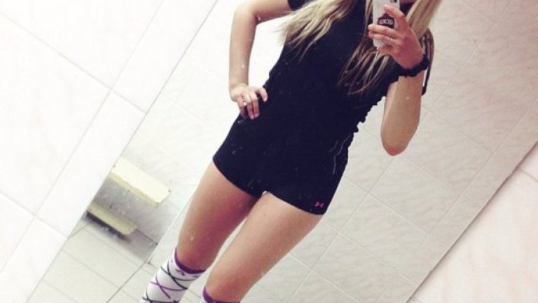 Елизавета Колчина. Запознайте се с най-младия съдия по хокей в Русия. Макар да е едва на 18, Елизавета има зад гърба си мачове от Женската лига. Тя следва в Челябинския университет по физкултура и е бъдещ треньор по хокей.