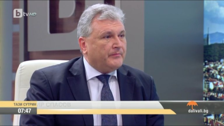 „Състоянието на Байрям е задоволително, но не е добро. В това състояние е от 2015 г. и ще бъде така поне още половин година. Седмица, две или месец не са някакъв застрашаващ момент", каза проф. Любомир Спасов, директор на правителствена болница и национален консултант по трансплантации.
