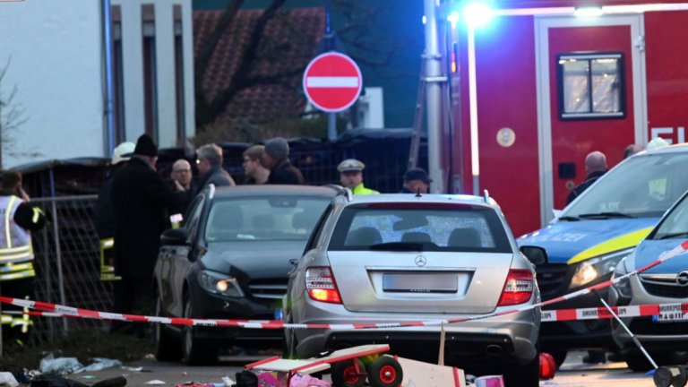 Местните германски медии съобщават за поне 30 ранени, като поне една трета са в тежко състояние