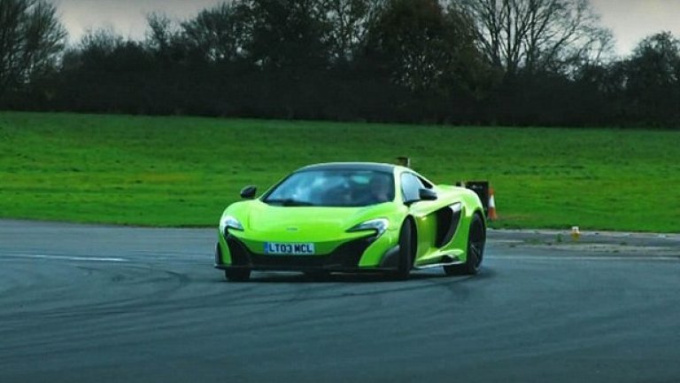 Бътън се справи отлично зад волана и пред камерата