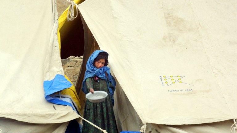 Гладът е бедността са по-важни проблеми, смята Бил Гейтс.