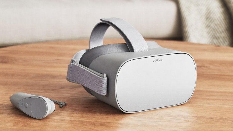 Oculus Go 
Oculus Go е първата система за виртуална реалност, която създава пълноценно усещане за потапяне в изкуствената среда, без да има нужда от допълнителен скъп гейминг-компютър. Устройството ползва LCD дисплей с резолюция 2560х1440 пиксела, с по-добра разделителна способност от Oculus Rift. Вградената аудиосистема във визьора допринася създава озвучаване, което е много добре регулирано спрямо слуха - може да убеди всеки, че зад гърба му се крие истинско зомби. 
Oculus Go се появи на пазара с над 1000 опции за преживявания във виртуална среда - от приложения за медитация в пълен покой до симулация на екстремни обиколки с увеселително влакче. Цялото устройство тежи под 500 грама и представлява огромна крачка напред по пътя на VR от нишово забавление за гейминг общността към масовата публика.