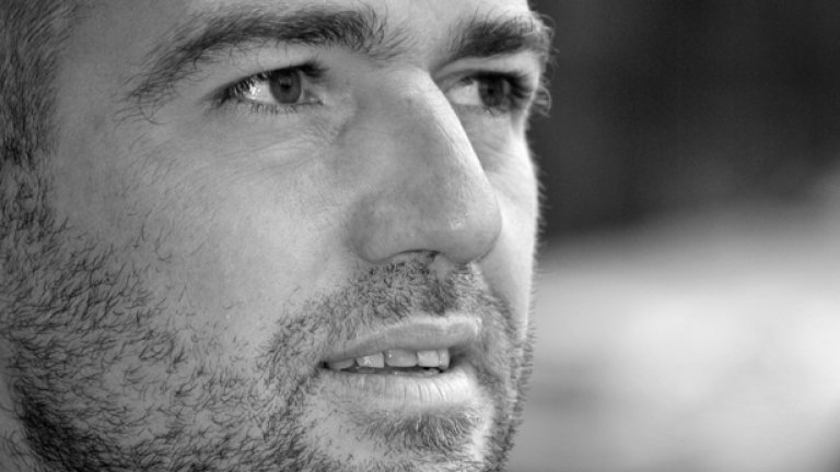 "Убеден съм, че в града има мисловни вълни, които улавяш - ако всички мислят как трябва да си купят нещо, или че трябва да бачкат повече, за да изкарват още пари, и ти почваш така. Когато си горе, не ги чуваш..."