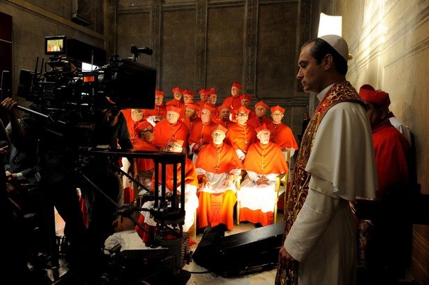 "Младият папа" разби представите на Ватикана