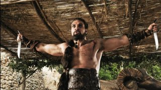 "След Game of Thrones бях затънал в дългове": Джейсън Момоа за семейството, ролите и мъжествеността