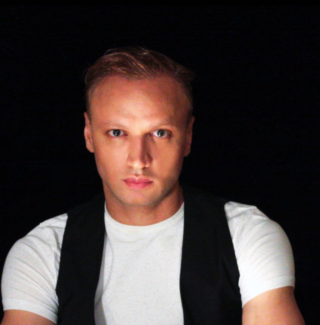 Сава Драгунчев е печелил първо място в конкурс за публична реч на английска