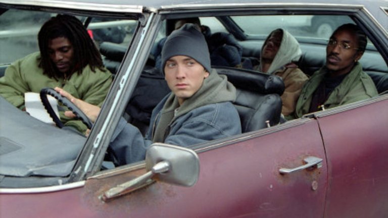 9. Eminem - Lose yourself
Един от най-големите хитове на Еминем е посветен на персонажа му от "Осмата миля", който разказва измислена версия за истинските житейски трудности на рапъра. С две "Грами"-та и един "Оскар" няма кой да оспори качествата на песента.