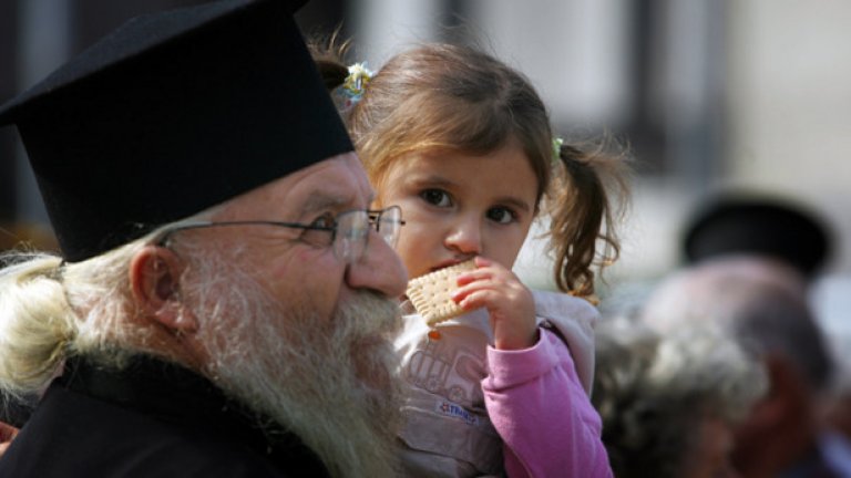 Пожар горя в приюта на отец Иван в Нови хан