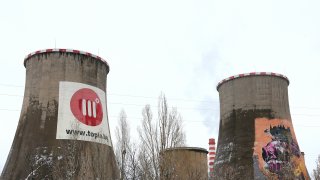 Представители на "Булгаргаз" от своя страна посочиха, че търсят решение на проблема и в никакъв случай не нагнетяват напрежението