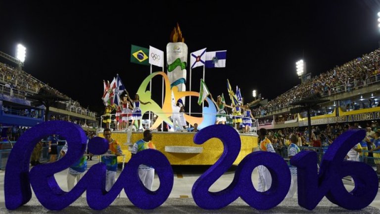 Десетима спортисти ще представят бежанците на Олимпиадата.