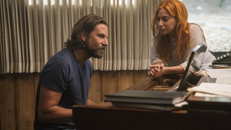 5. “Роди се звезда” (от 2018 г.)
Али е обикновена сервитьорка, когато среща музикалната звезда Джаксън Мейн - алкохолик, който все още се крепи на старата рок си слава. Певческата дарба и харизмата на Али обаче провокират Джаксън да излезе от зоната си на комфорт и да помогне на талантливото момиче да превземе сцената.