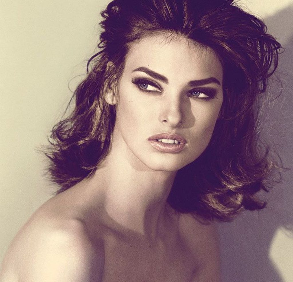 55fdfabfc4e4b7922bea77a94ce21b7f--beautiful-women-beautiful-people