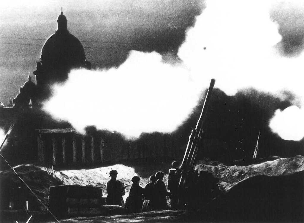 Anti_aircraft_Leningrad_1941