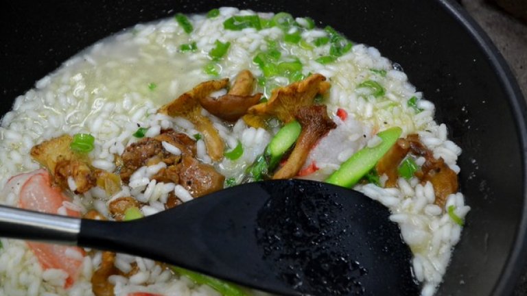 Най-хубавите думи, които чуваме от шеф Бучков идват накрая: "Хайде да го хапнете това, защото ще изстине"