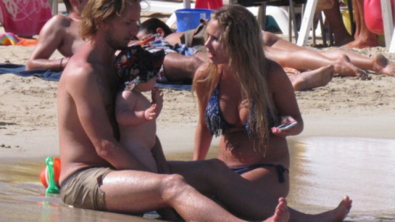 Ракитич и Маури са заедно от 2011 година, когато халфът подписва със Севиля