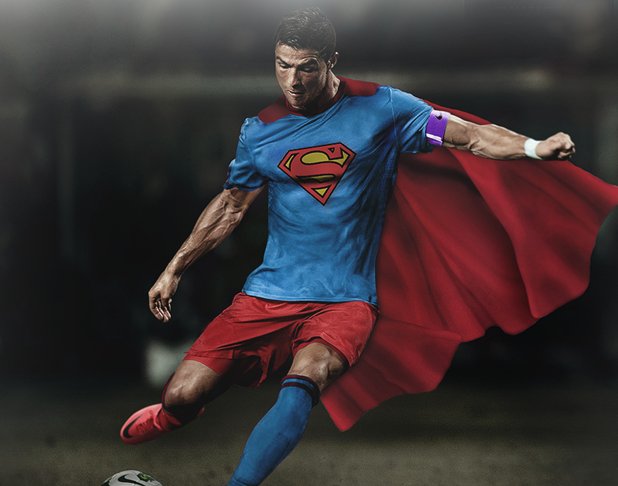 Кристиано Роналдо като Супермен с наметало в цвета на Португалия. Това е неговата година, без съмнение.