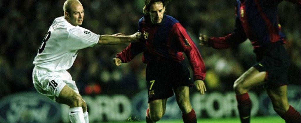 Нападател: Алфонсо Перес (Барселона/Реал Мадрид) 
Всъщност – Перес игра и за двата испански гранда. Между 1991 и 1995 г. носи екипа на „белите”, вкарвайки шест гола в 13 мача. След това игра в Бетис, където явно е впечатлил Барселона и каталунците решиха да го върнат на голямата сцена. Перес вкара четири гола в 29 мача за Барса… Статистиките му в Ел класико за двата клуба са два гола в седем мача.
