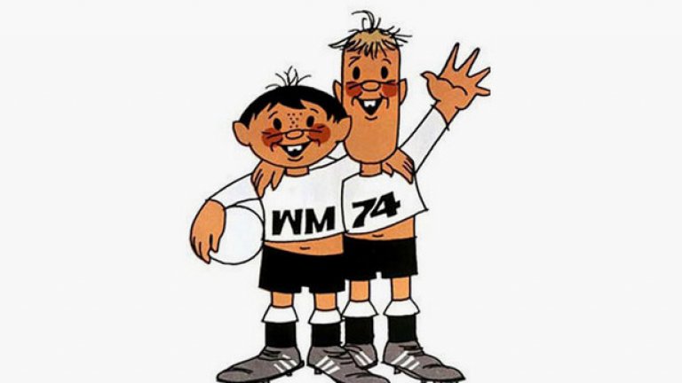 1974 г. - Тип и Тап са двама типични германски младежи, пресъздадени дори с червените им бузки и щръкнали коси. На екипа на левия пише WM (Световно първенство), а на десния - годината 1974-а.