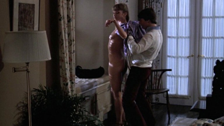  "Рисков бизнес" (1983)  
 Ако Ребека де Морни стоеше в нашия хол и ни позволяваше да й събличаме роклята, вероятно и ние бихме станали гимназиални сводници.