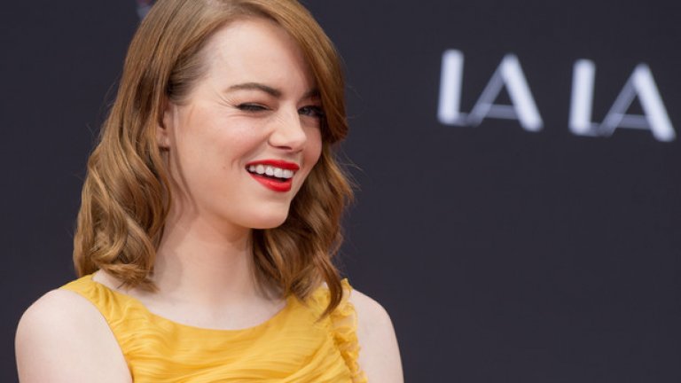 1) Ема Стоун - 26 милиона долара
Носителката на Оскар за "La La Land" оглавява класацията за най-печелившите актриси за последната година. Стоун изигра ролята на младата начинаеща актриса Миа в мюзикъла, който постигна 445,3 милиона долара от продажби в цял свят при производствен бюджет от 30 милиона долара. 
Вижте останалите в галерията
