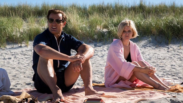 Чапакуидик / Chappaquiddick 
Джейсън Кларк и Кейт Мара са звездите във филма, създаден по действителния случай с катастрофата на Тед Кенеди, най-малкия брат на покойния президент Джон Кенеди. При инцидента от 1969 г. автомобилът му излиза от пътя и потъва под водата в близкия канал. Въпреки че той успява да изплува и да се спаси, 28-годишната му спътничка Мери Джо Копечни губи живота си. Катастрофата помрачава политическата кариера на сенатора от Масачузетс, а стресът от разследването предизвиква спонтанен аборт на съпругата му Джоан Кенеди. 
Дата на премиерата: 6 април