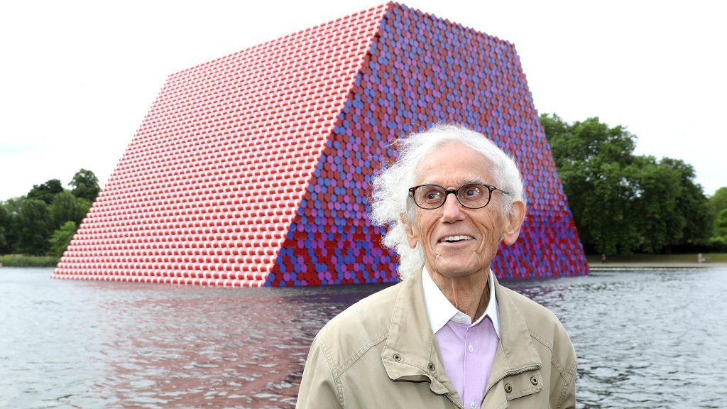 Press preview Of Christo