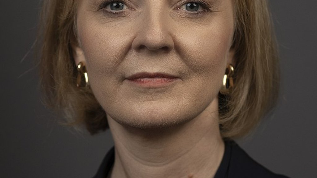 Official_portrait_of_Liz_Truss_(cropped)