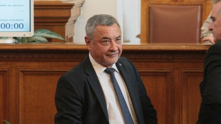 Цацаров беше изслушан от депутатите на НФСБ, след като бе номиниран за поста от управляващата коалиция - решение, което не било обсъдено с Валери Симеонов