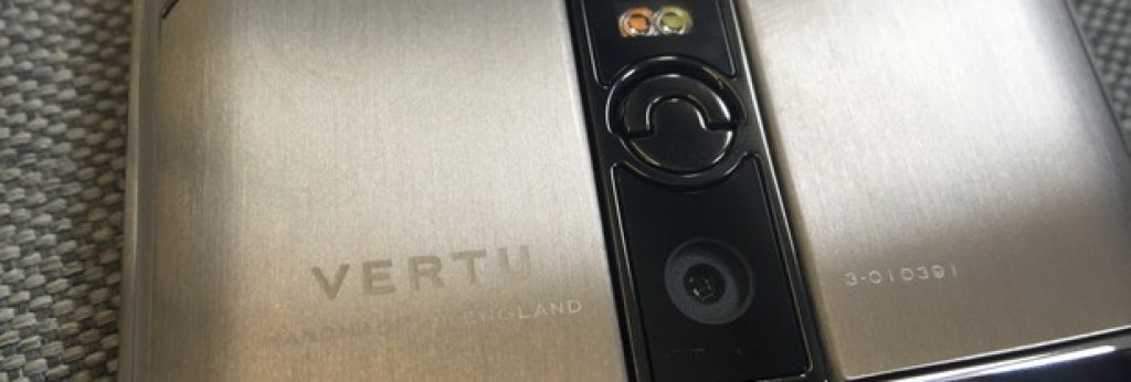 Смартфонът на Vertu e първокласен от технологична гледна точка телефон с 4GB RAM, осемядрен процесор, 21 мегапикселова камера, 64 GB вградена памет с опция да се разшири до 2 TB,  голяма батерия, безжично зареждане и още доста технологични предимства