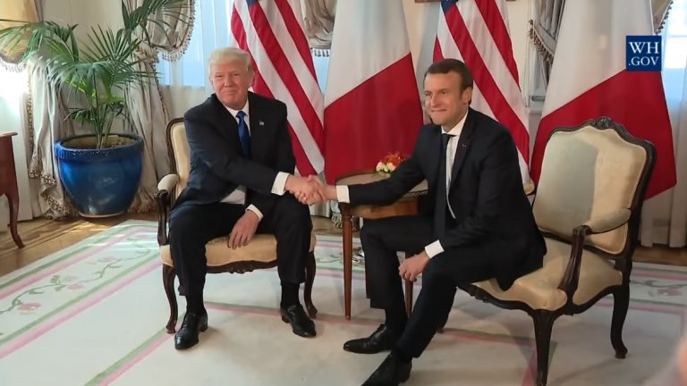 Президентът, който искаше да стане цар