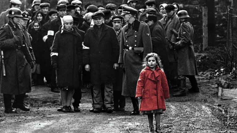  "Списъкът на Шиндлер" - 1993 година 

Стивън Спилбърг прекарва десет години от живота си, обмисляйки дали да се заеме с историята на Оскар Шиндлер – немски бизнесмен, който се превръща от експлоататор-нацист в спасител на живота на десетки евреи. 

Спилбърг все пак решава да се заеме и създава кинематографичен шедьовър, който остава незабравим в историята на киното. Филмът печели седем награди "Оскар", както и признателността на еврейската общност по света.